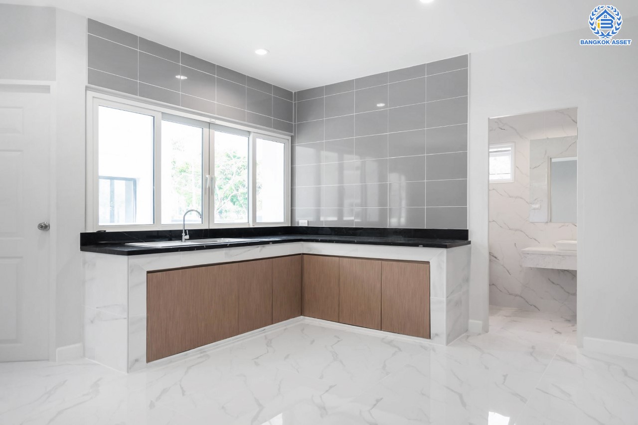 บ้านมือสองตกแต่งใหม่ ม.โนเบิล อุทยาน บรมราชชนนี-พุทธมณฑลสาย3 ห้องมุม เนื้อที่ 60 ตร.ว. ฟังก์ชัน 4 ห้องนอน 3 ห้องน้ำ บนทำเลศักยภาพ ใกล้ทางคู่ขนานลอยฟ้าบรมราชชนนี ม.มหิดล และ เพียง 10 นาทีถึงเซ็นทรัลศาลายา